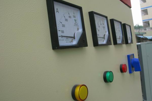 海南配电柜-3683讲讲配电柜注意事项